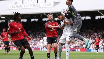 费迪南德：巴因迪尔在门前过于“老实”，不会利用有利规则